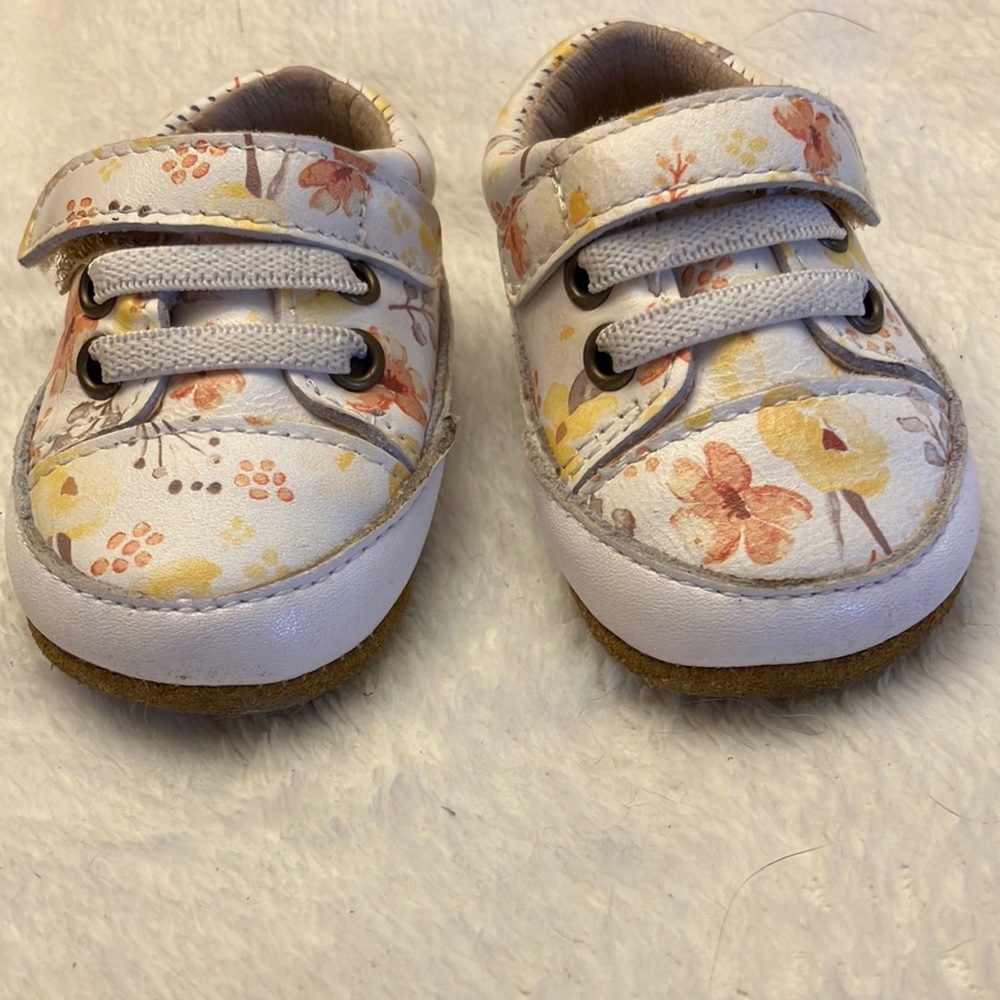 Monkey Feet Floral Low Tops 3-6 months